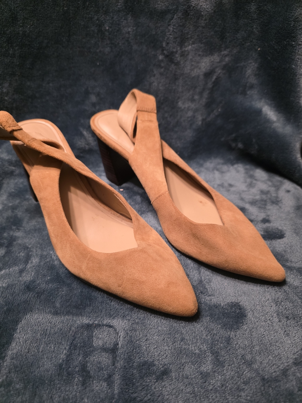 Women's Banana Republic Suede Pointed-Toe Slingback Heels in Tan